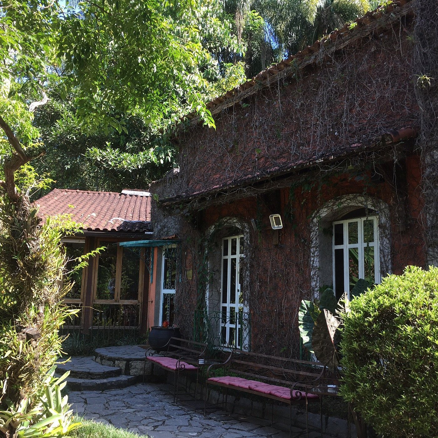 Pátio do Restaurante Jardim Secreto em Penedo