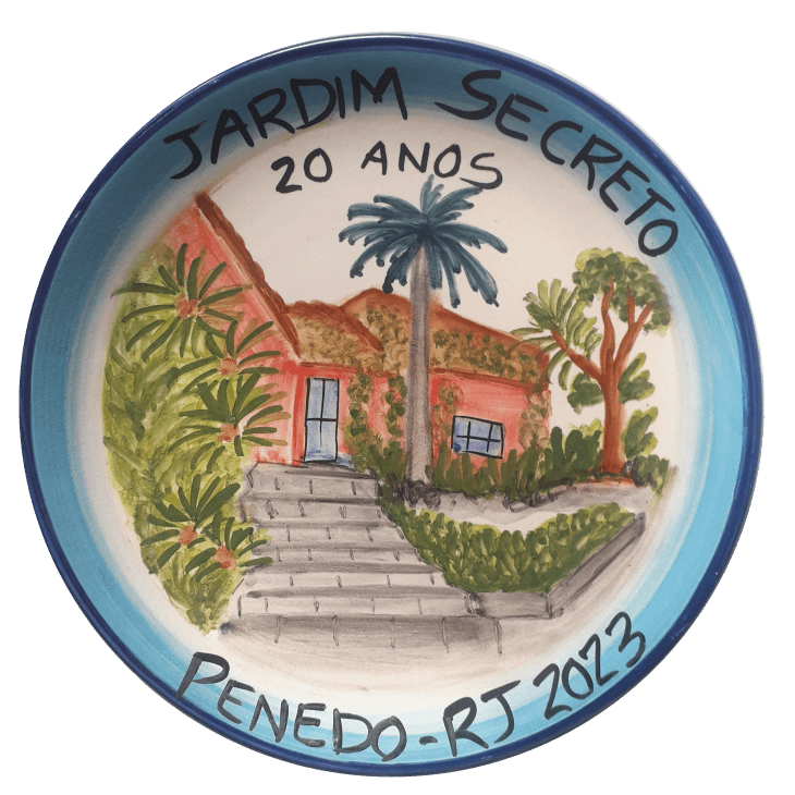 Prato comemorativo dos 20 anos do Jardim Secreto, edição de 2023 da Boa Lembrança